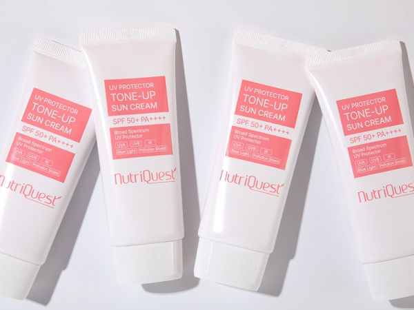 뉴트리퀘스트 UV 프로텍터 톤업 선크림 NutriQuest UV PROTECTOR TONE-UP SUN CREAM